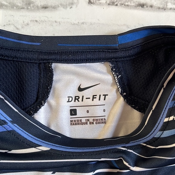Nike Dry fit patterned breathable shirt youth large - Picture 3 of 6